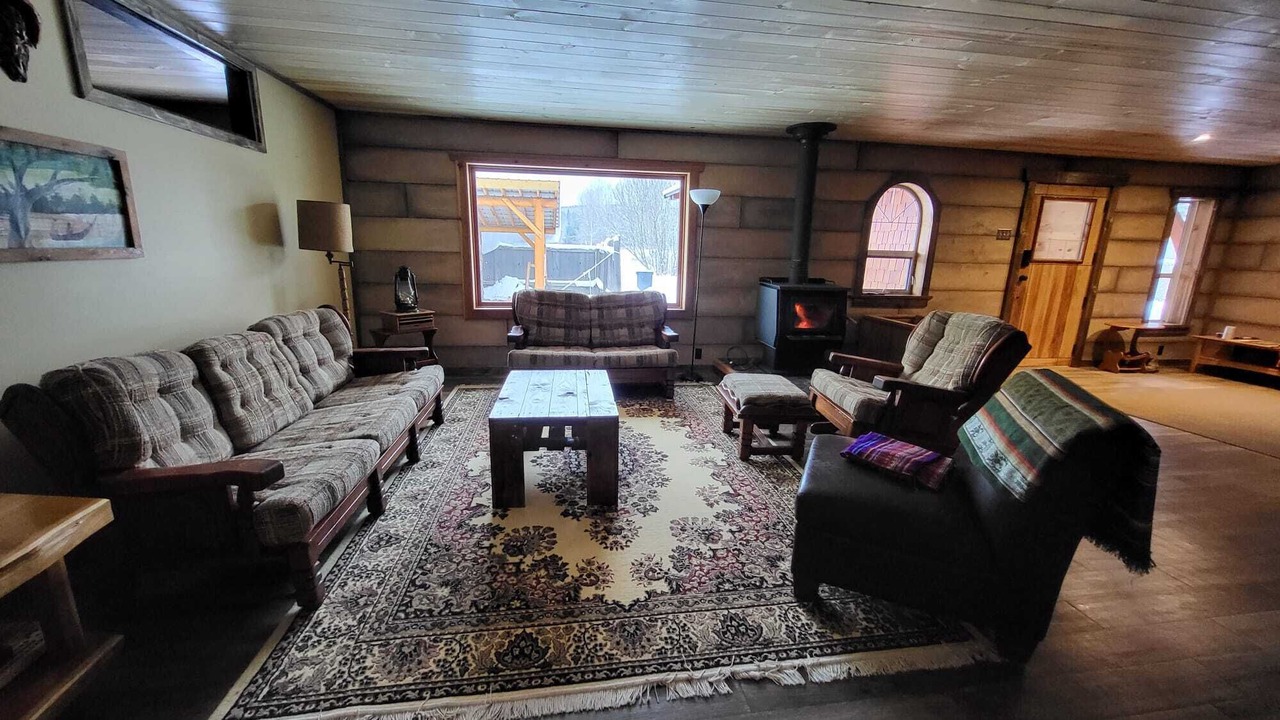 Photo of Livingroom in Hazelton