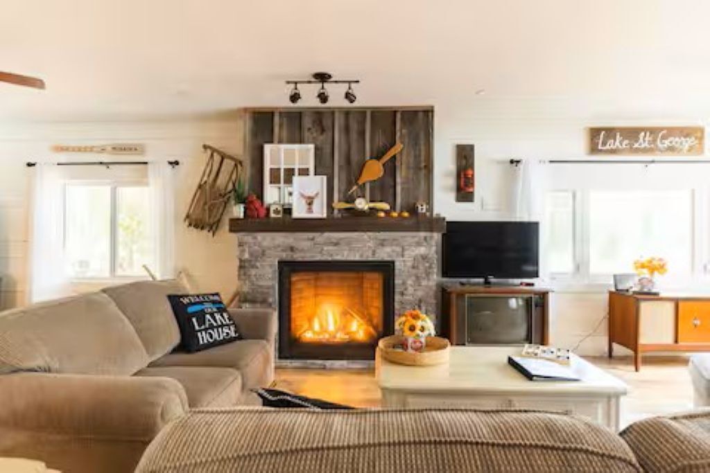Photo of Livingroom in Washago