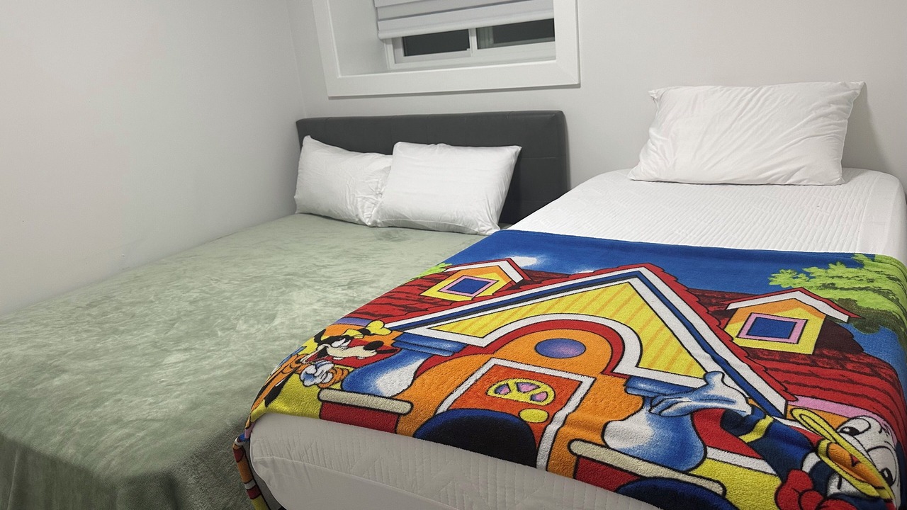 Photo of Bedroom in Renfrew-Collingwood