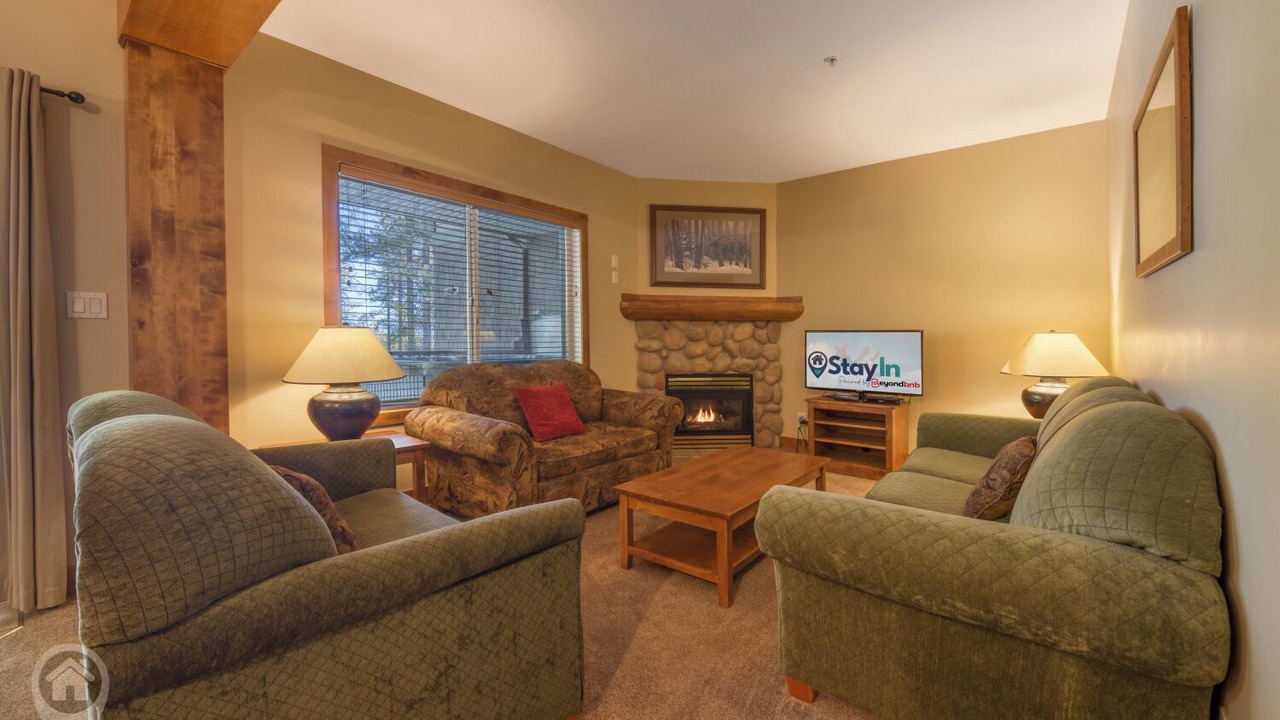 Photo of Livingroom in East Kootenay