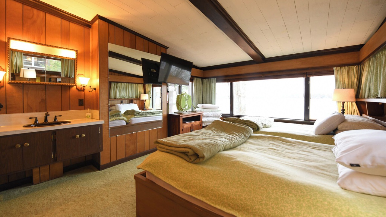 Photo of Bedroom in Raymond