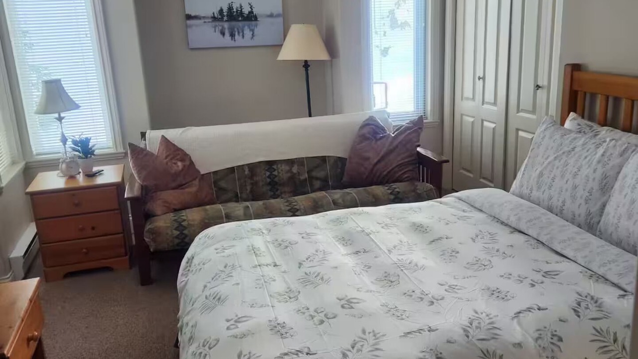 Photo of Bedroom in Campbell River