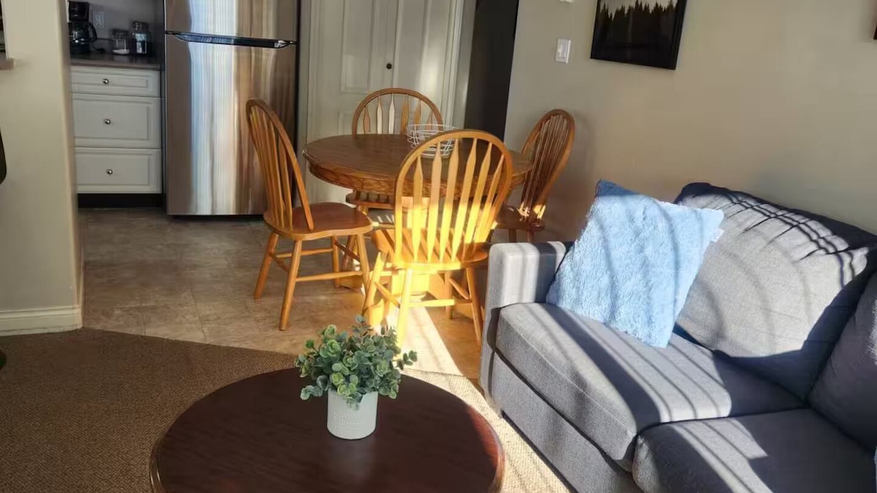 Photo of Livingroom in Campbell River