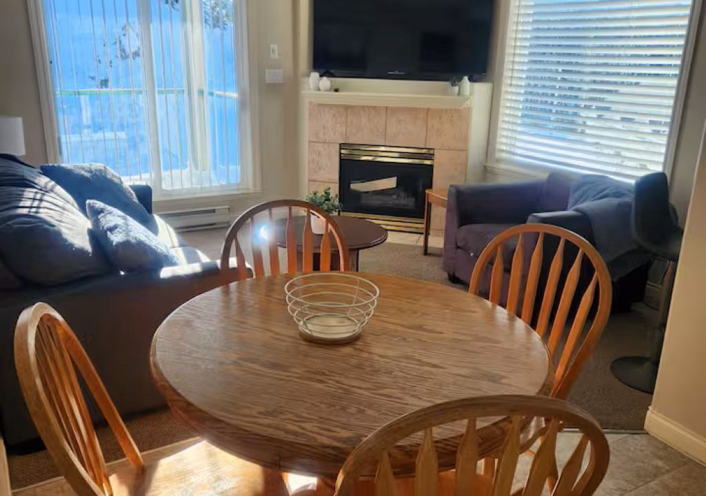 Photo of Livingroom in Campbell River