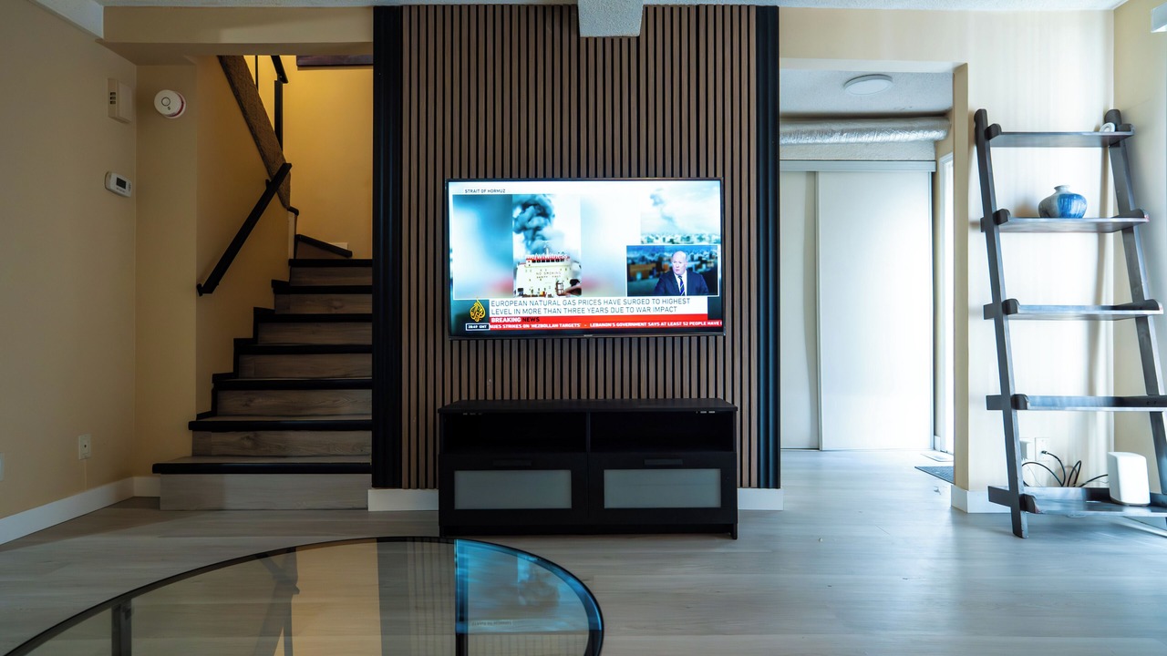 Photo of Livingroom in Forest Lawn