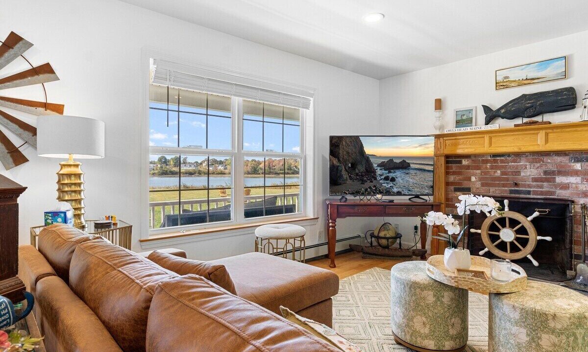 Photo of Livingroom in Owls Head