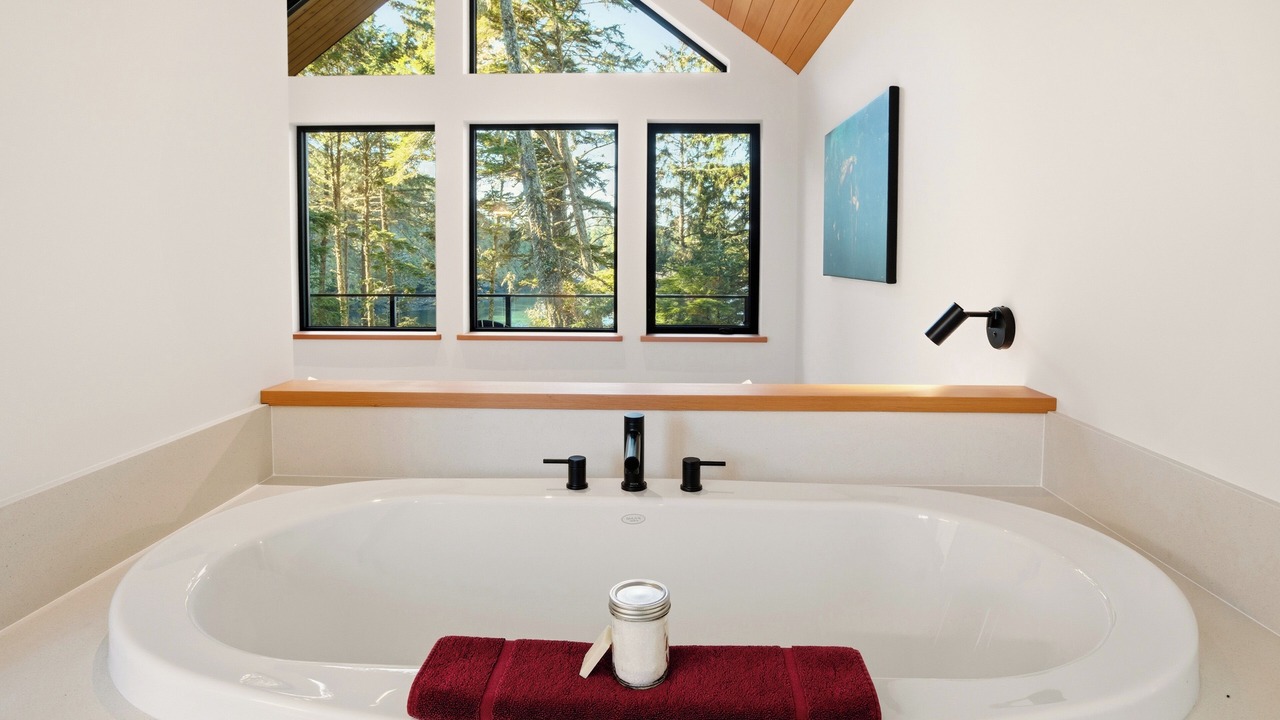 Photo of Bathroom in Ucluelet