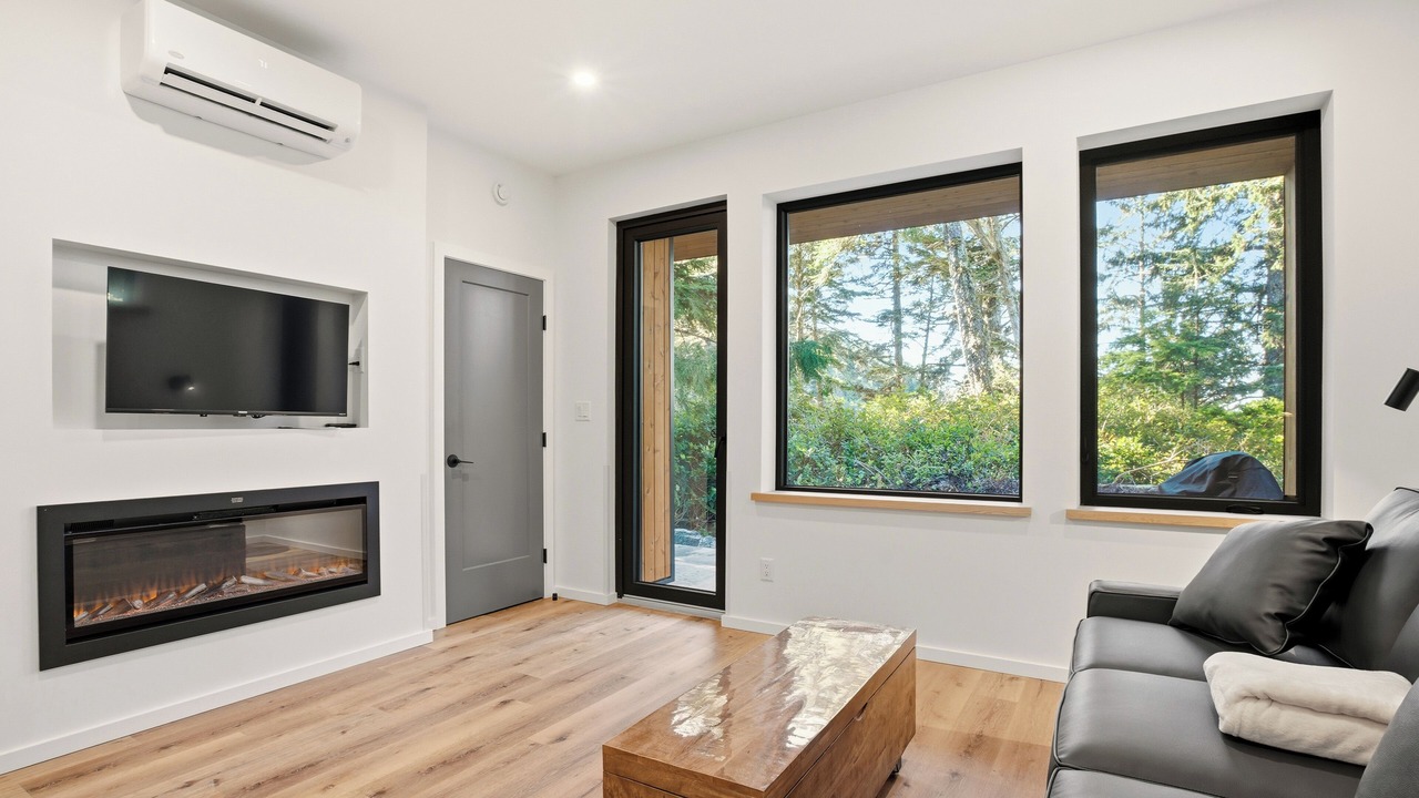 Photo of Livingroom in Ucluelet