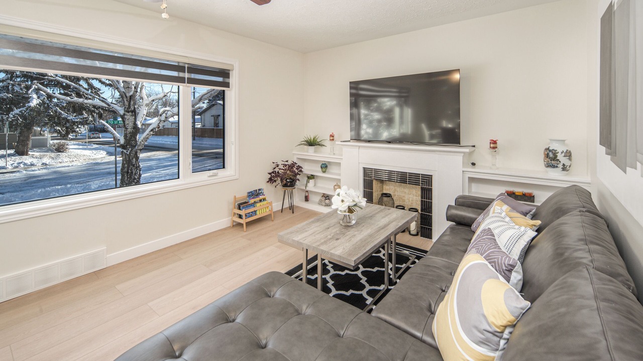 Photo of Livingroom in Northwest Calgary