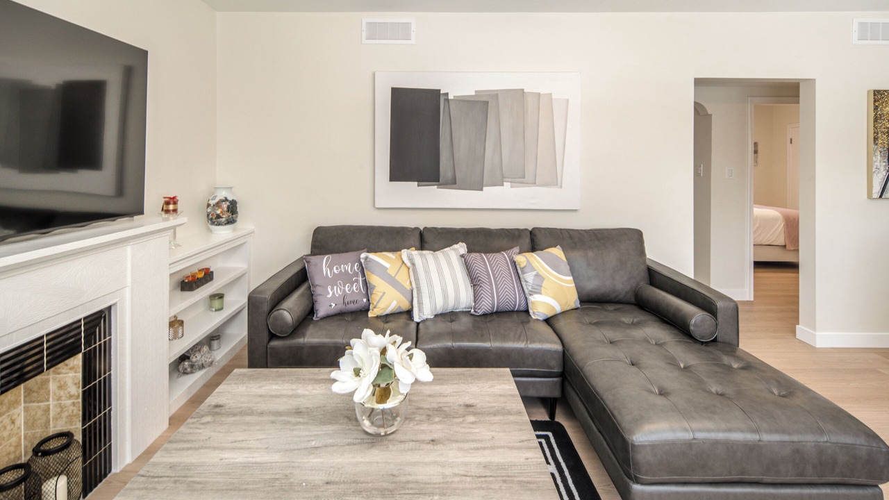 Photo of Livingroom in Northwest Calgary
