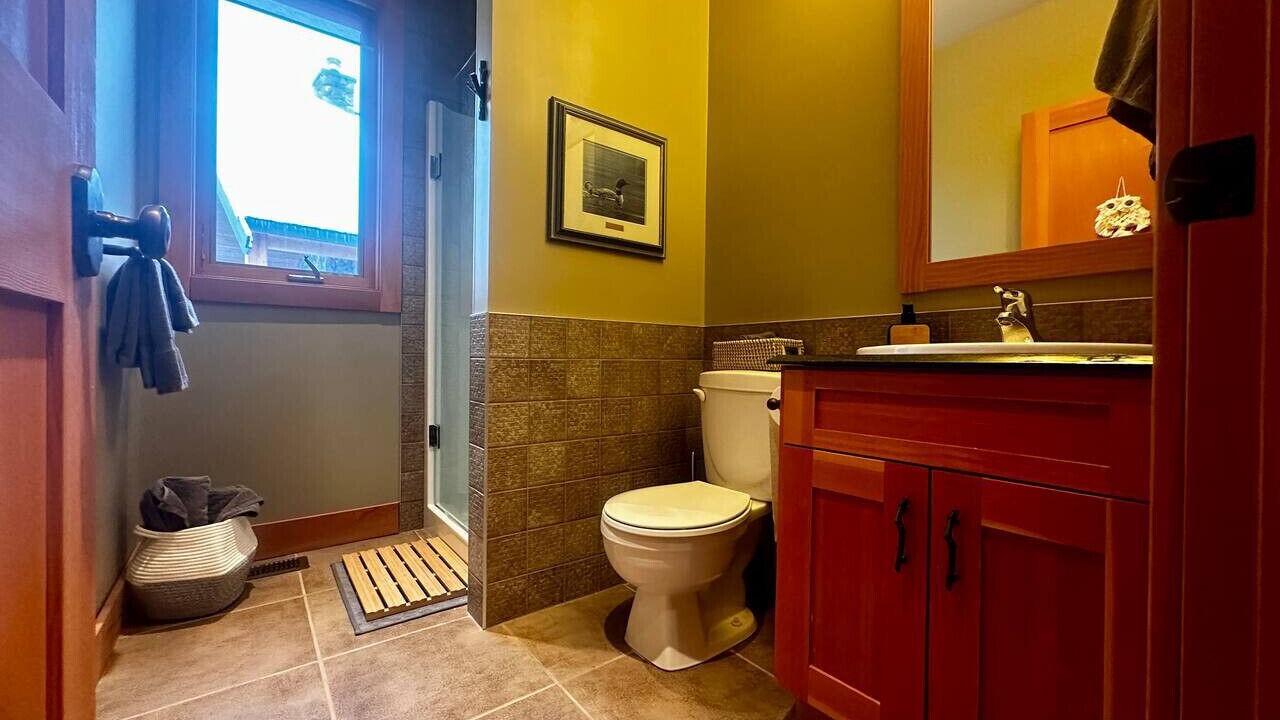 Photo of Bathroom in Golden