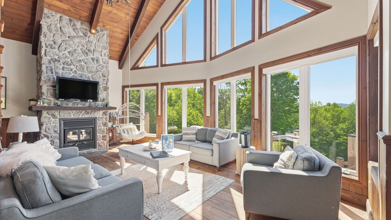 Photo of Livingroom in Lac-Superieur