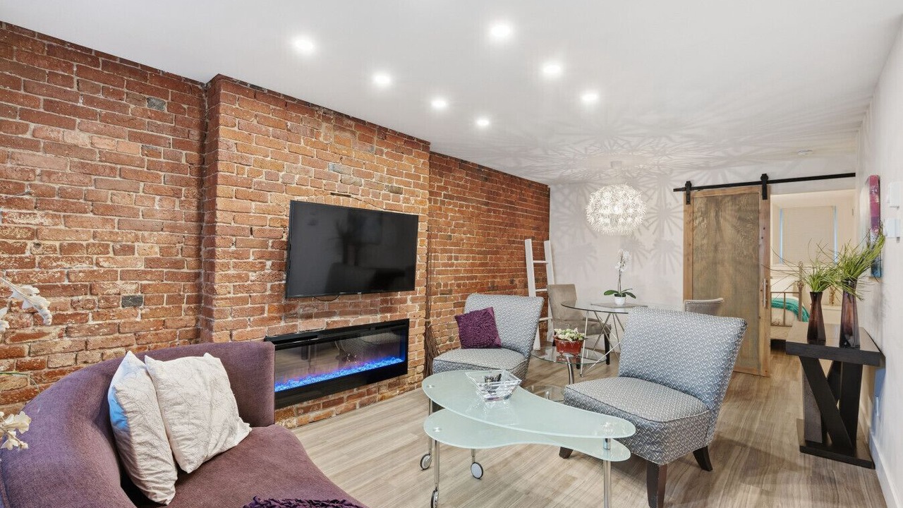 Photo of Livingroom in Downtown Halifax