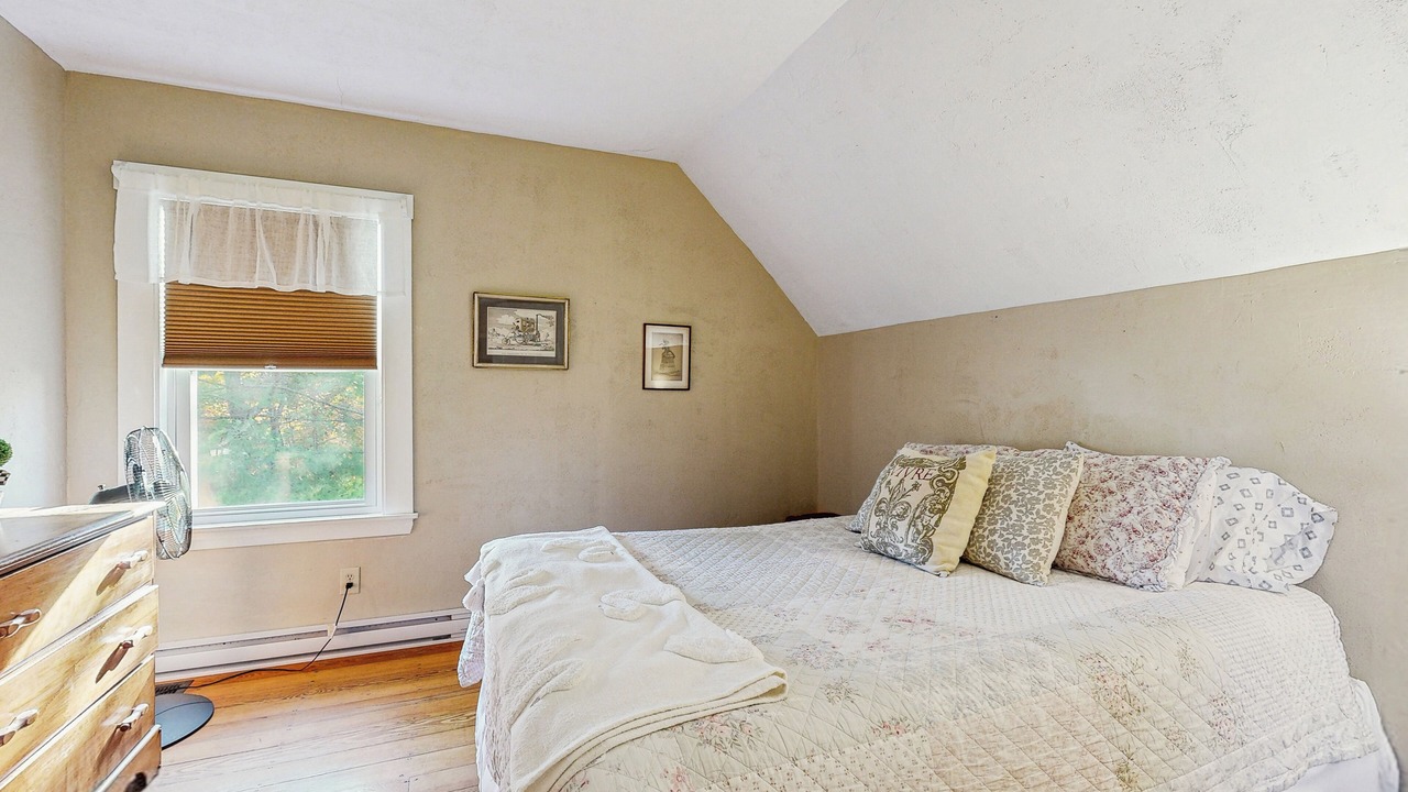 Photo of Bedroom in Orrs Island
