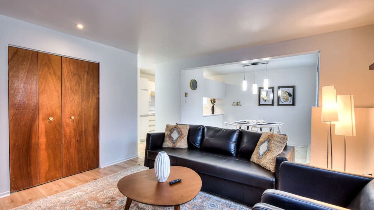 Photo of Livingroom in Pierrefonds-Roxboro