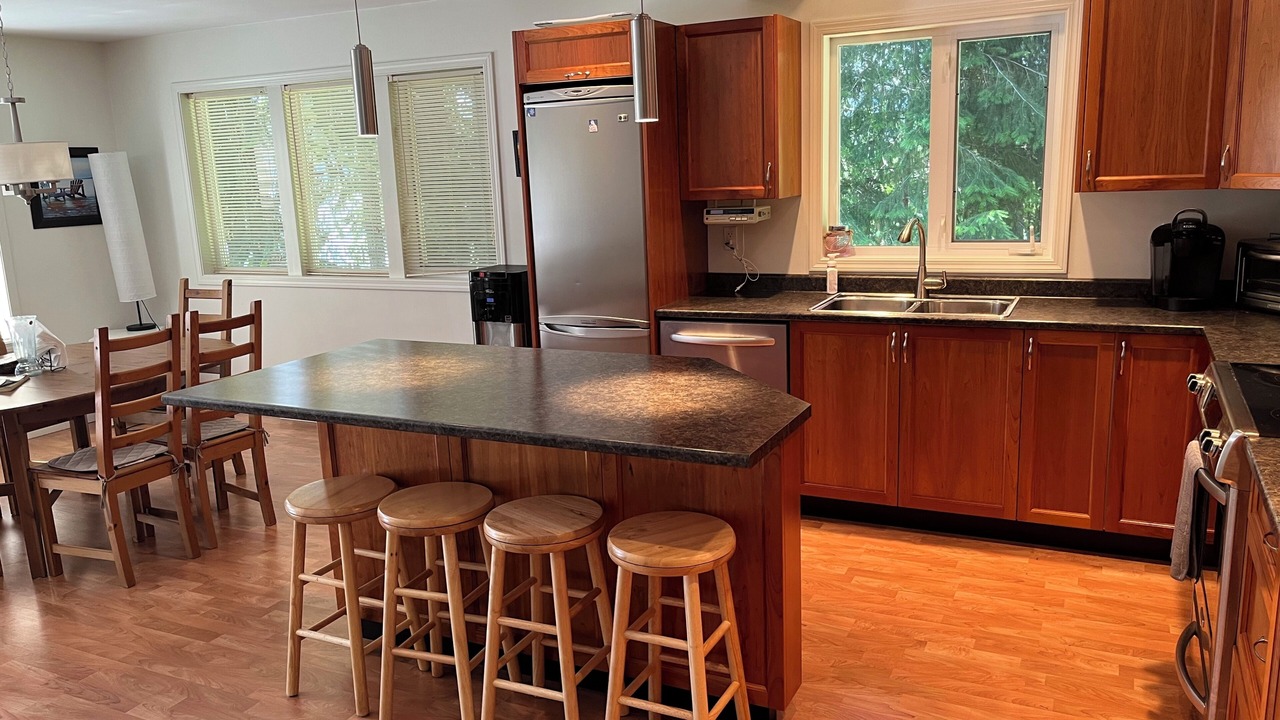 Photo of Kitchen in Youbou