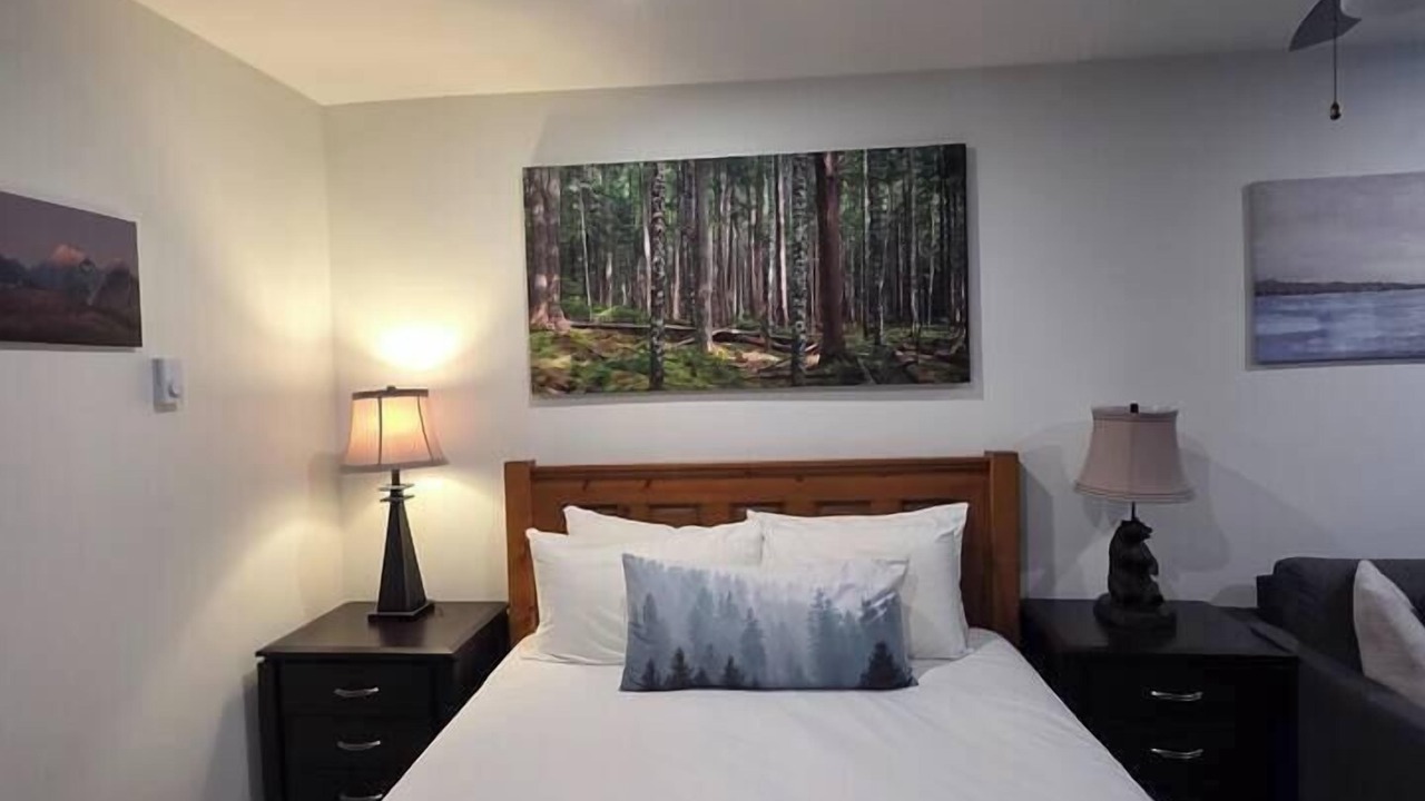 Photo of Bedroom in Whistler Creekside