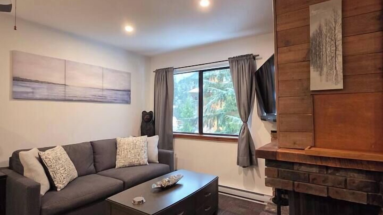 Photo of Livingroom in Whistler Creekside