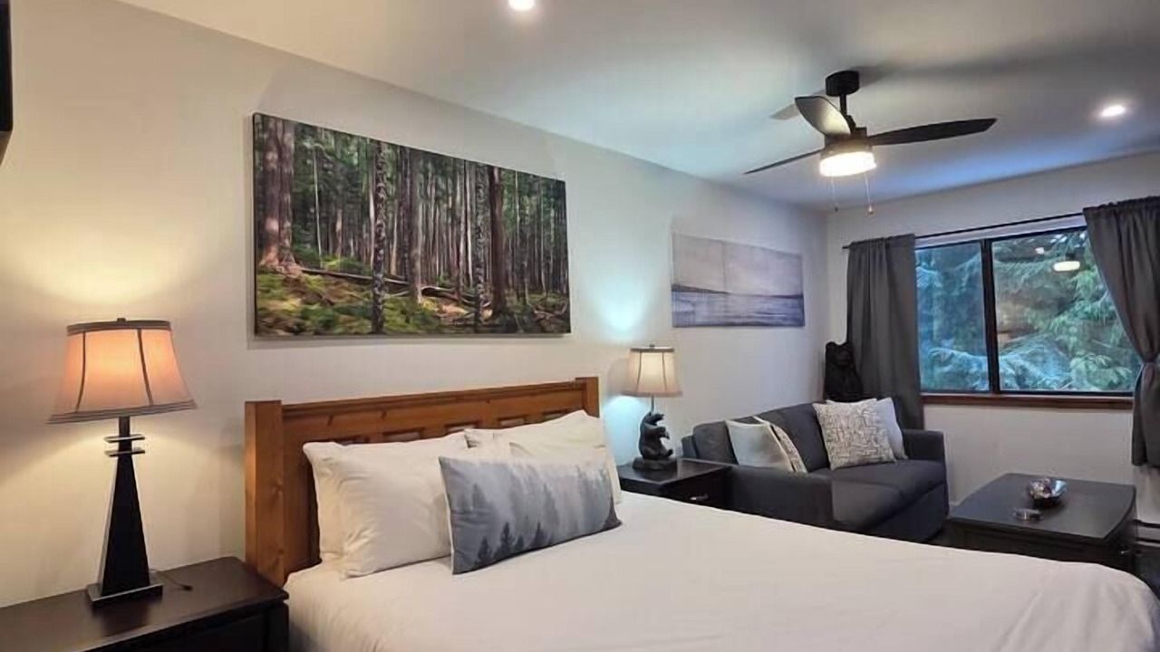Photo of Bedroom in Whistler Creekside