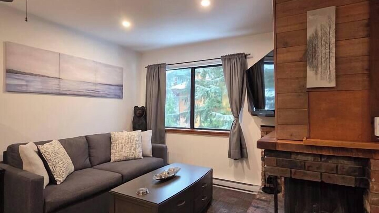 Photo of Livingroom in Whistler Creekside