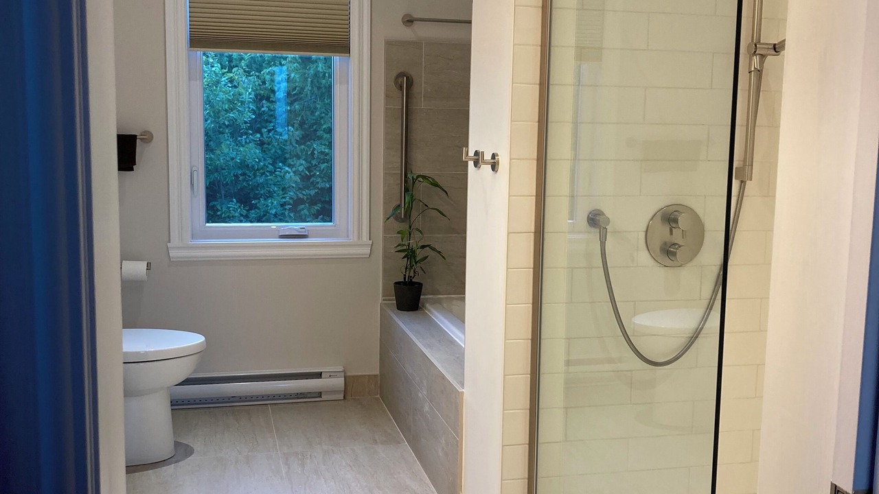 Photo of Bathroom in Pontiac