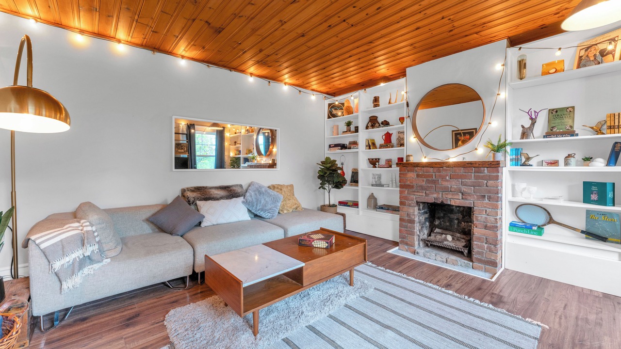 Photo of Livingroom in Prince Edward