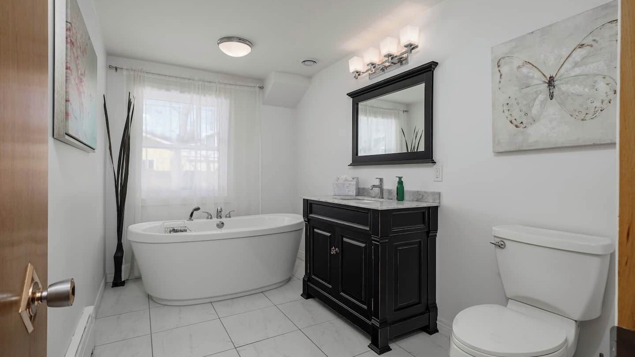Photo of Bathroom in Waterford Valley