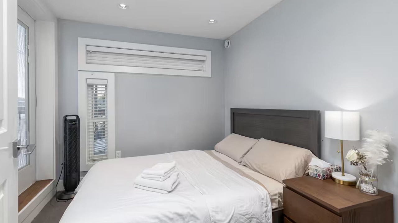 Photo of Bedroom in Sunset