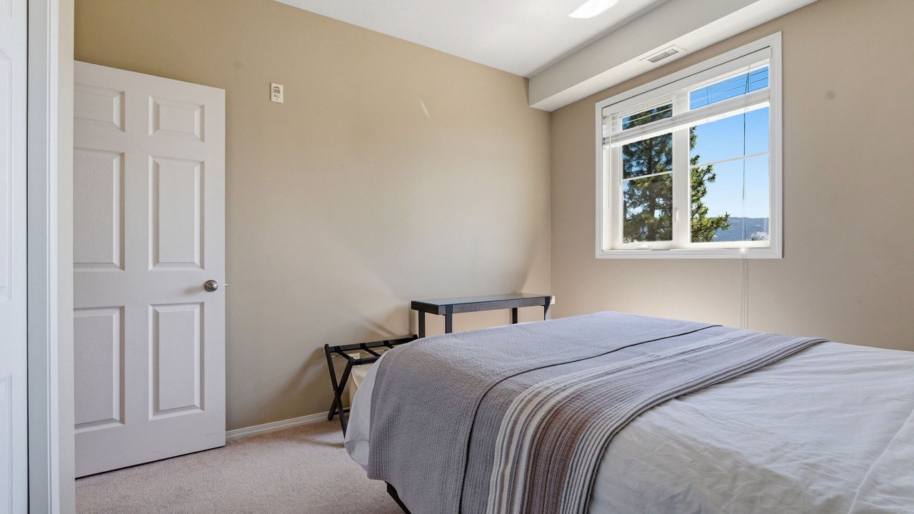Photo of Bedroom in Quail Ridge