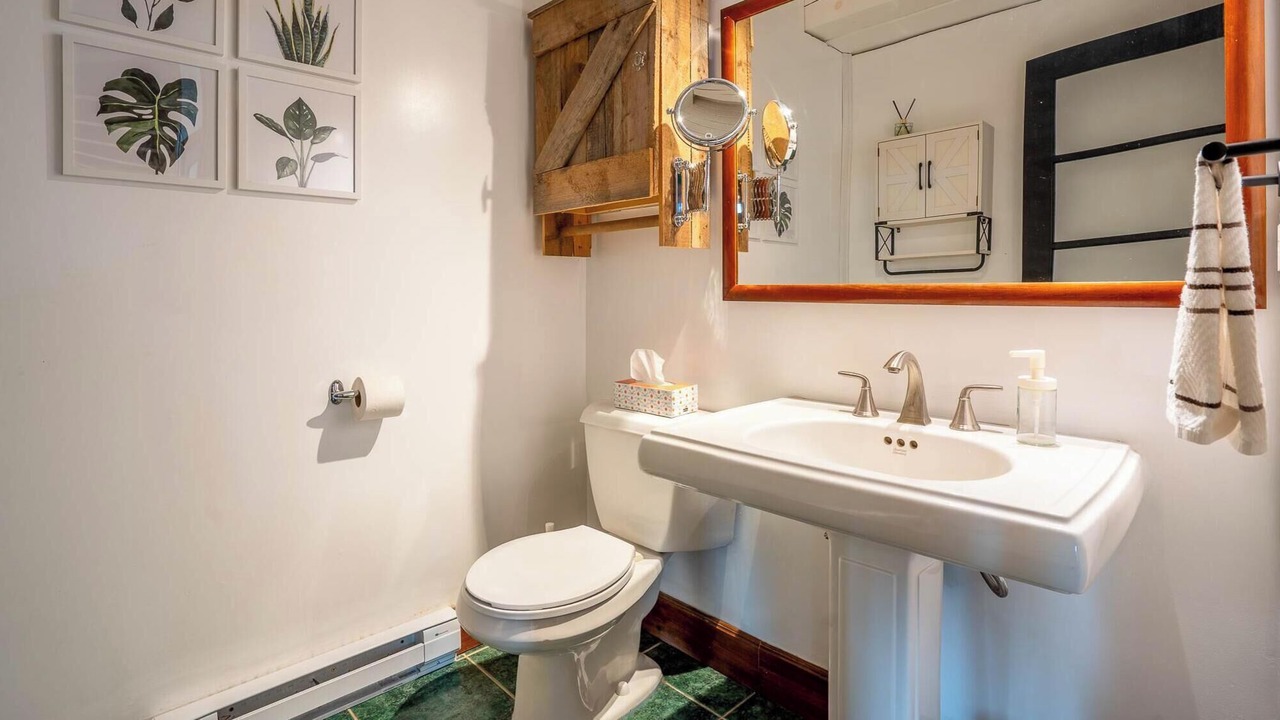 Photo of Bathroom in Stoneham-et-Tewkesbury