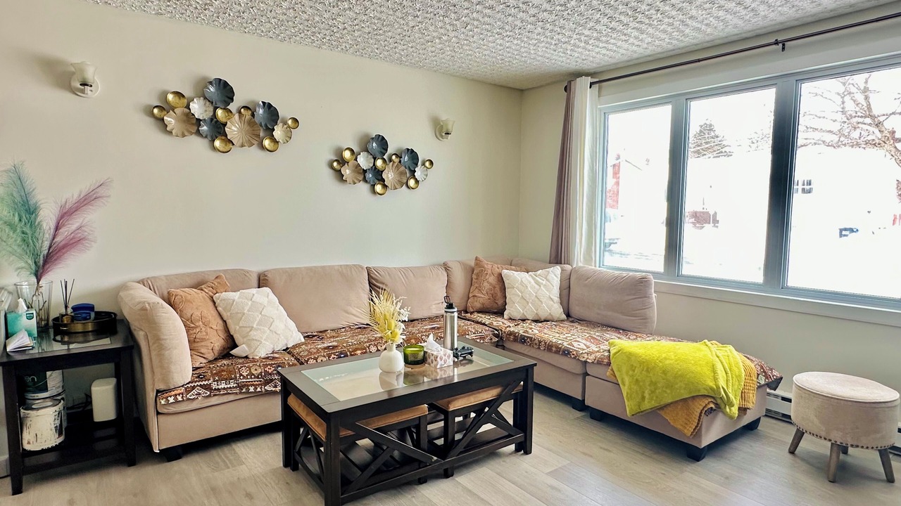 Photo of Livingroom in Terra Nova