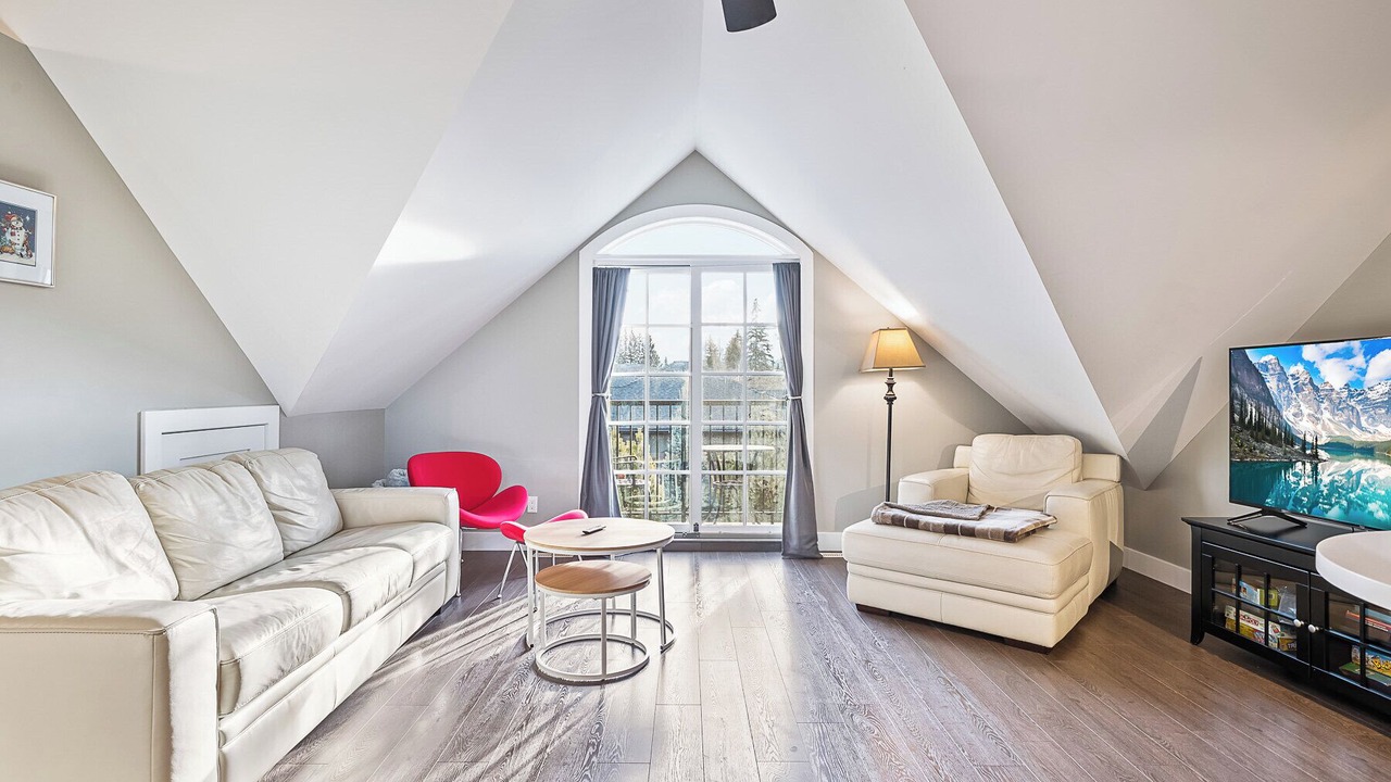 Photo of Livingroom in Northwest Calgary
