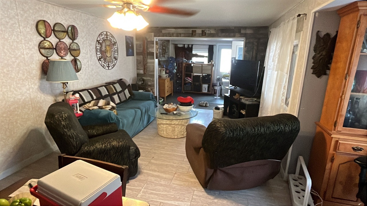 Photo of Livingroom in Markerville