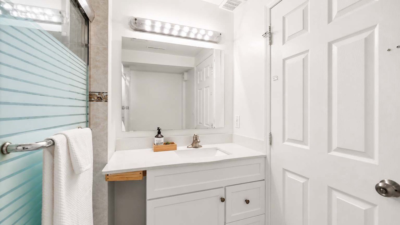 Photo of Bathroom in Sunset