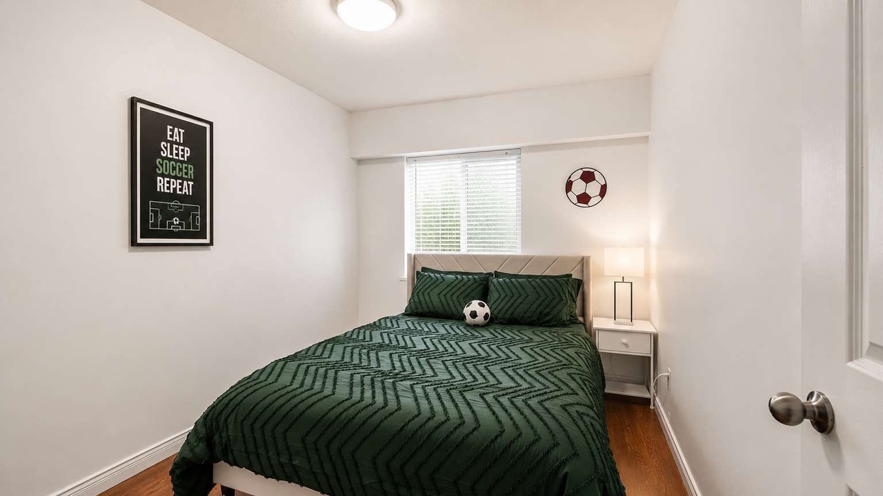 Photo of Bedroom in Sunset