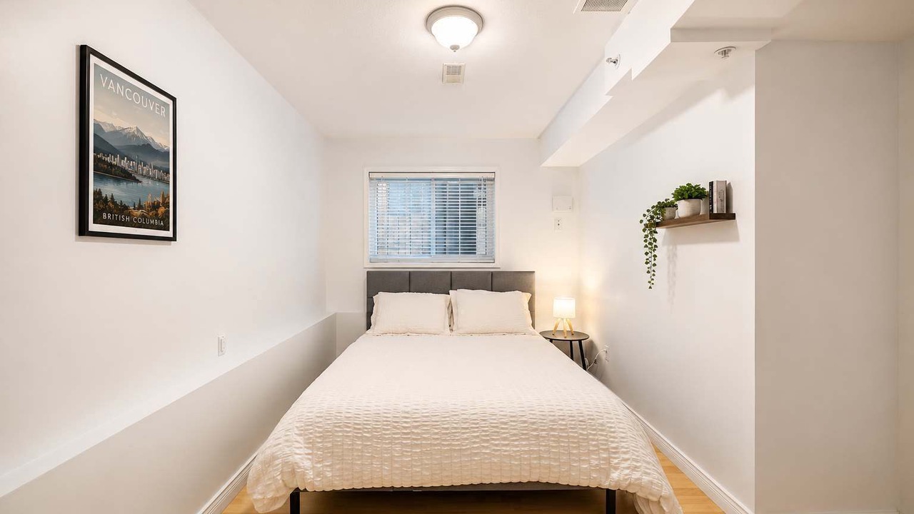 Photo of Bedroom in Sunset