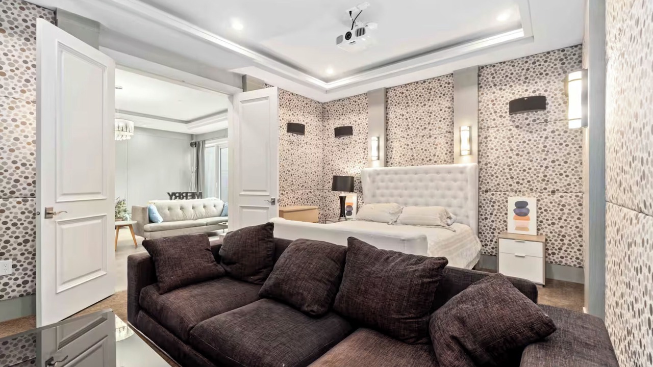 Photo of Livingroom in Marpole