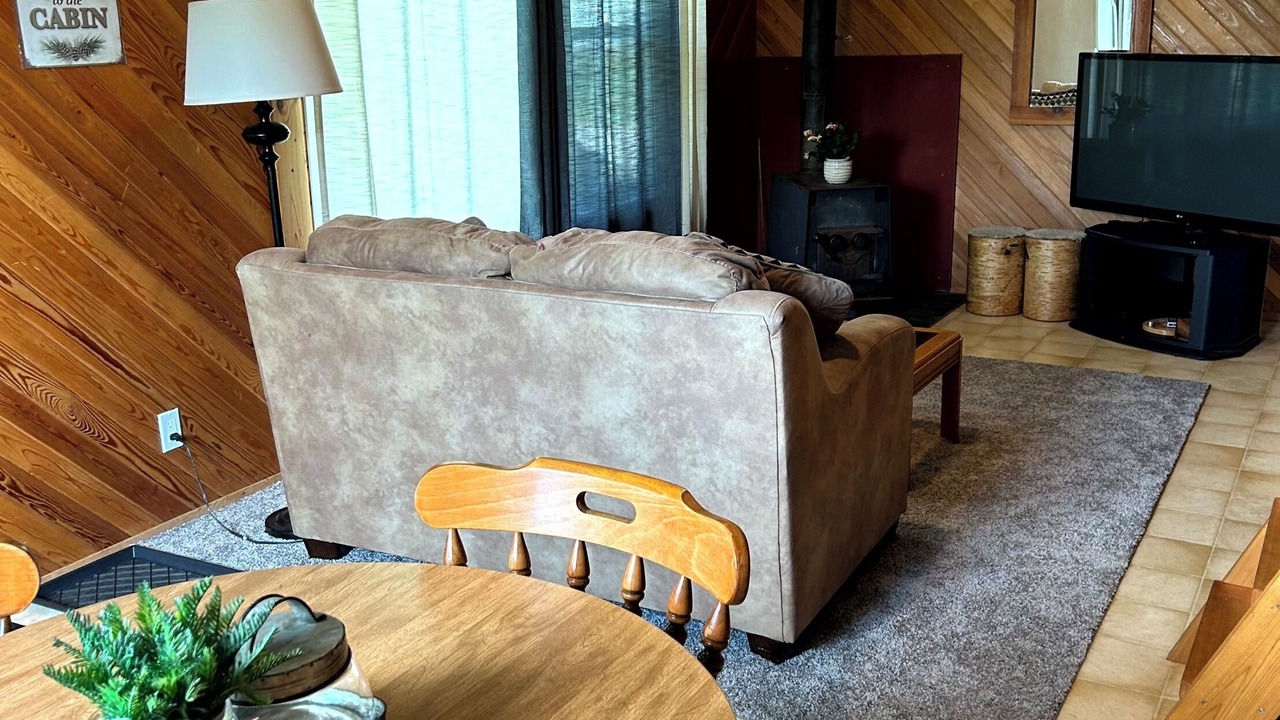 Photo of Livingroom in East Kootenay