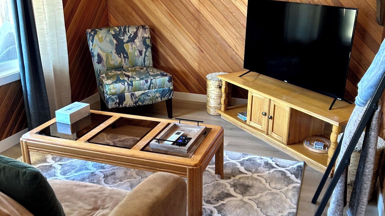 Photo of Livingroom in East Kootenay