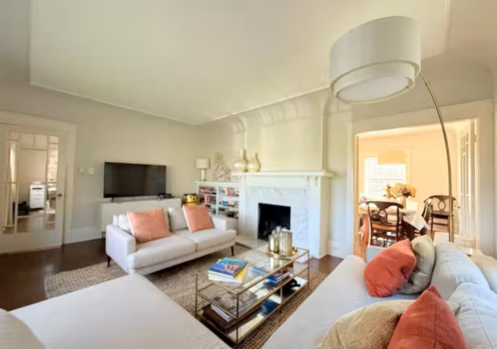 Photo of Livingroom in Kitsilano