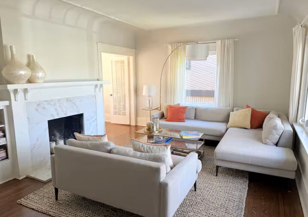 Photo of Livingroom in Kitsilano