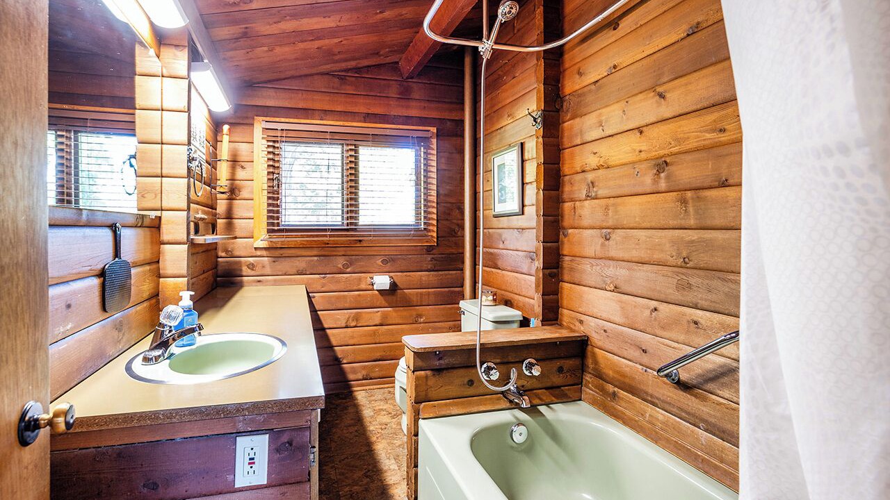 Photo of Bathroom in Trent Lakes