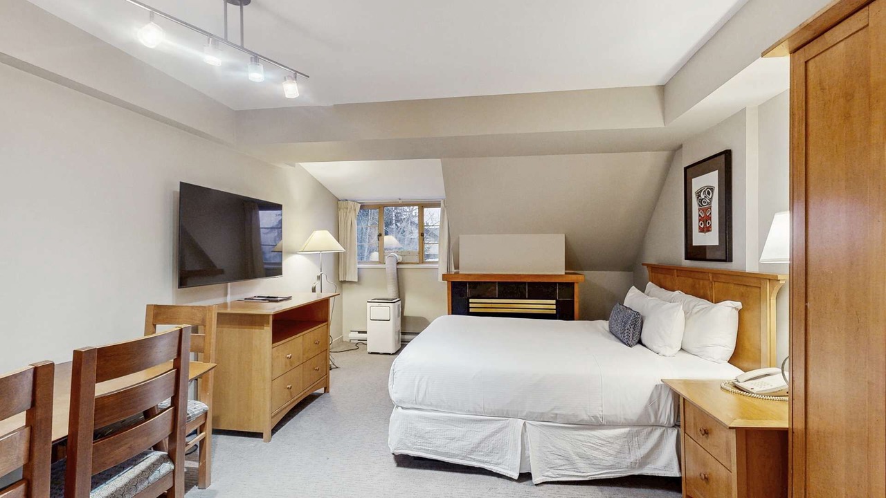 Photo of Bedroom in Whistler Village
