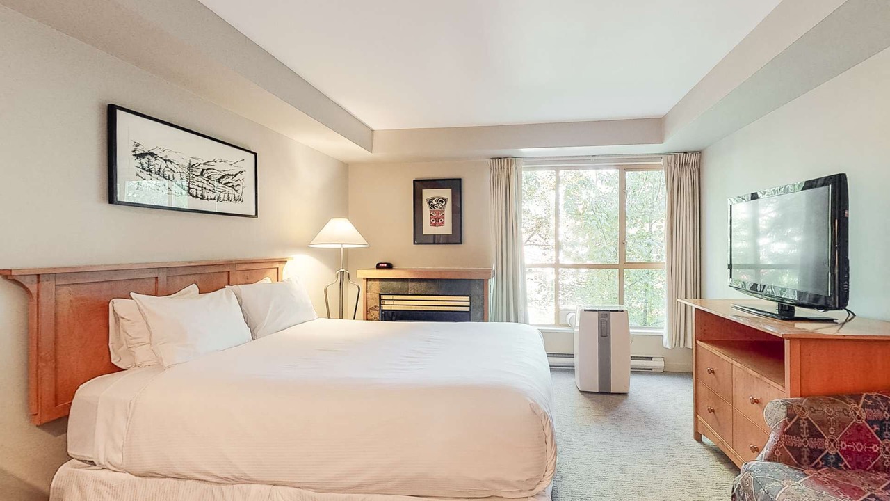 Photo of Bedroom in Whistler Village