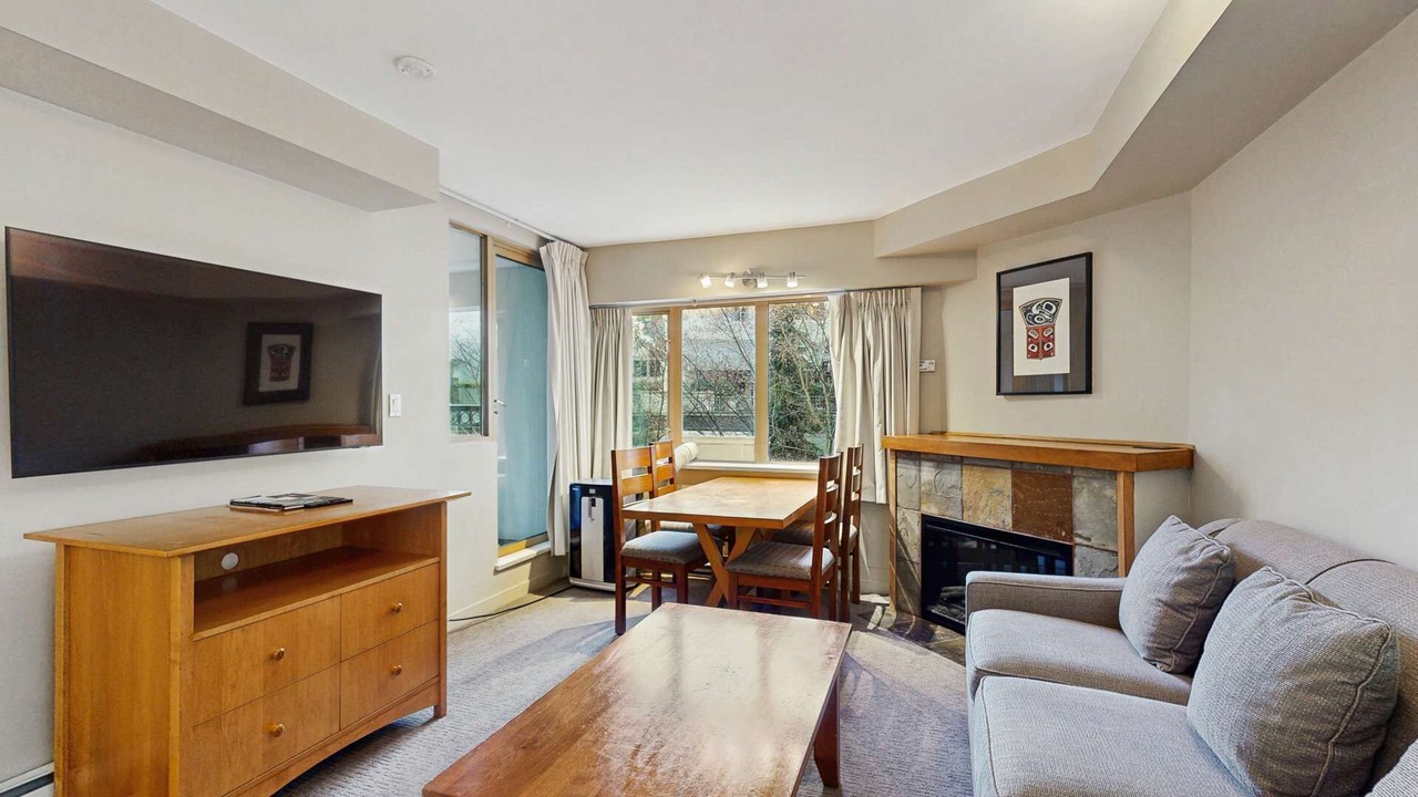 Photo of Livingroom in Whistler Village