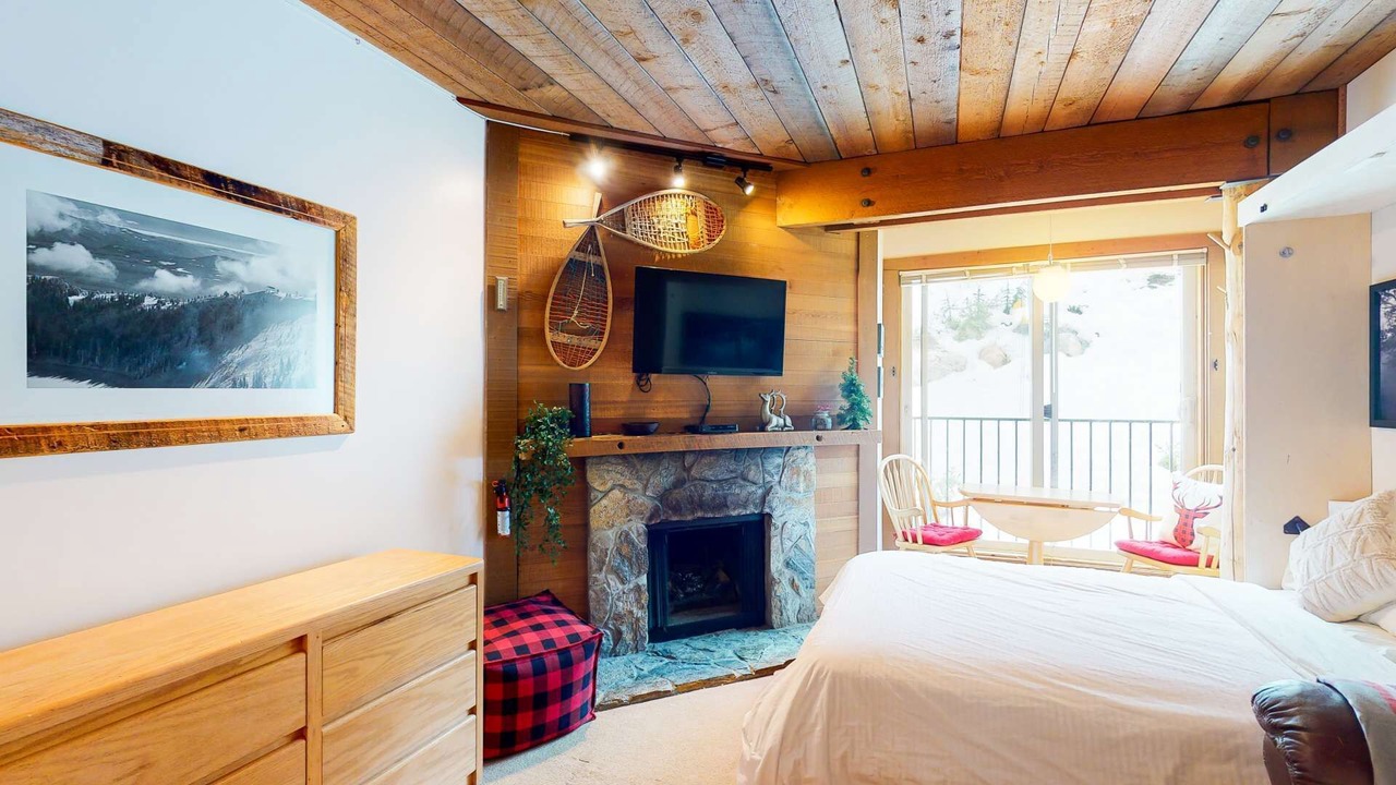 Photo of Bedroom in Big White Ski Resort