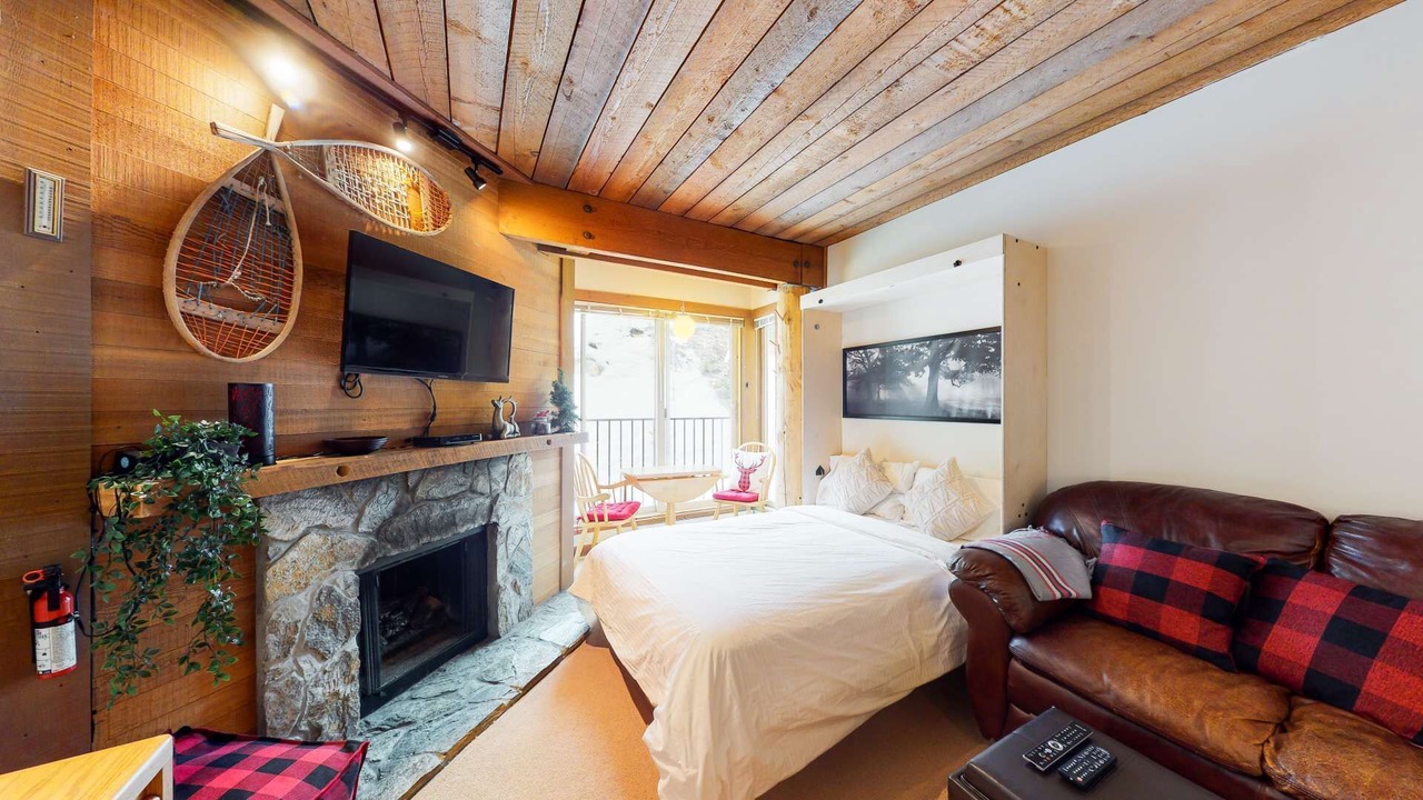 Photo of Livingroom in Big White Ski Resort