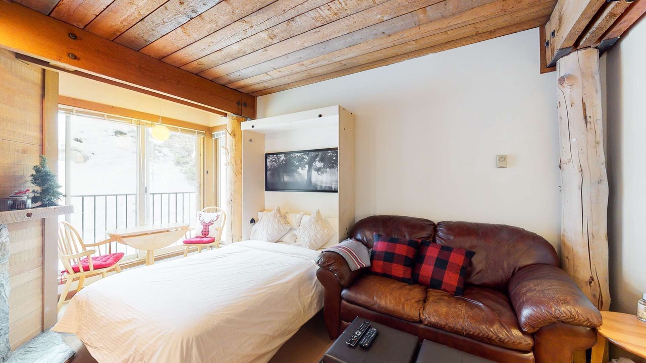 Photo of Livingroom in Big White Ski Resort