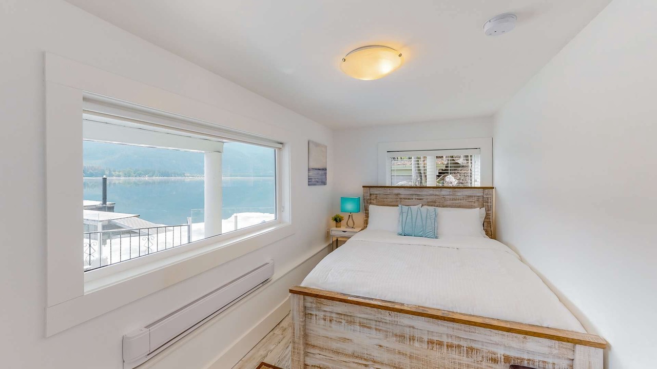 Photo of Bedroom in Christina Lake