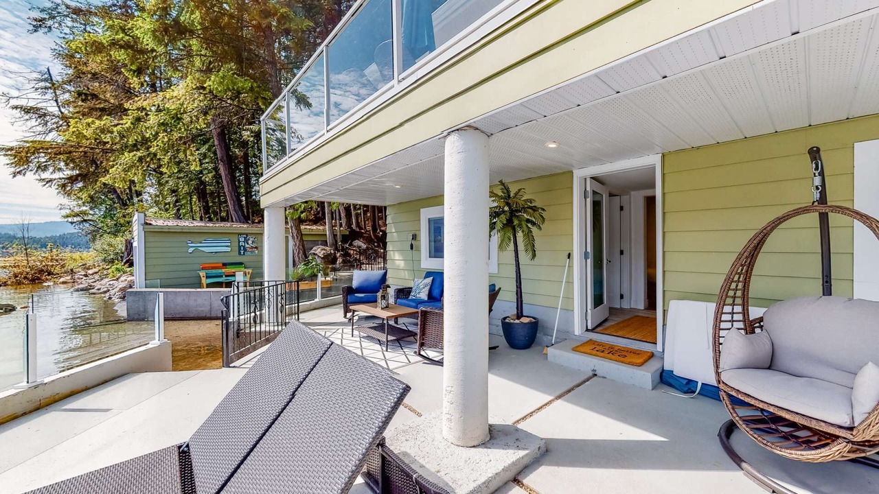 Photo of Patio Balcony in Christina Lake